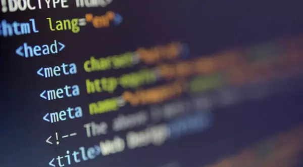 Jak wstawić baner HTML na stronie i uniknąć problemów z wyświetlaniem